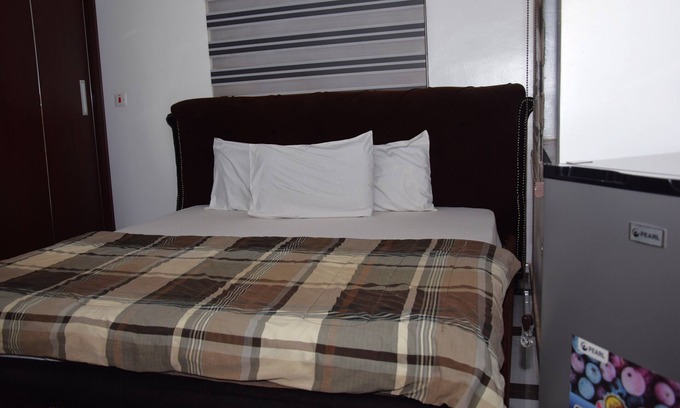 Adentan Cabina | Terra Santa Lodgings & Restaurants