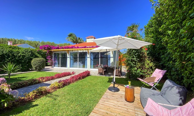 Ribeira Grande Casa | Casa da Ribeira Cottage, donde se puede estar relajado con su familia y amigos.