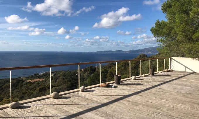 Portigliolo Casa | Casa con jardín, impresionantes vistas de la bahía de Ajaccio y La Castagne