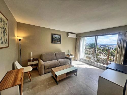 Villa Montmorency Apartamento | Terrace one bedroom lacoste