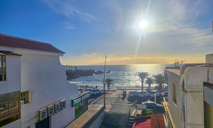 Santiago del Teide Apartamento | Terraza, vista al mar, WiFi, piscina, 20 mts. de la playa