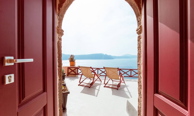 Oia Casa | Terracotta Cave House (1)