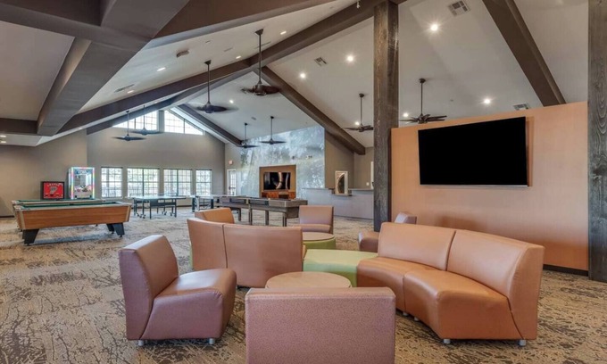 Conroe Apartamento | Terrific 2-bedroom apartment in Conroe with fitness room, WiFi, AC
