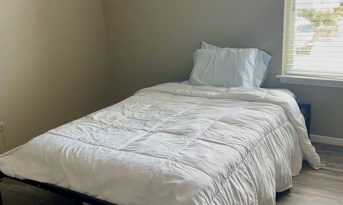 Bedford Apartamento | Terrific 2-bedroom near airport