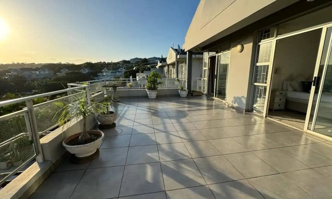 Ballito Apartamento | Terrific 3 bedroom apartment in Dolphin Coast with AC WiFi and 2 Full bathrooms