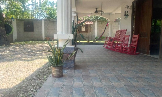 Yoro Casa | Terrific 3-bedroom house with AC in El Progreso