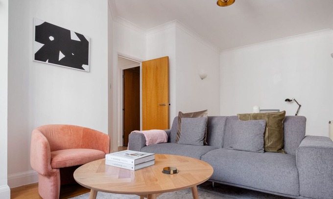 Bishop's Apartamento | Terrific Waterloo 2BR, nr London Eye & Museums, by Blueground