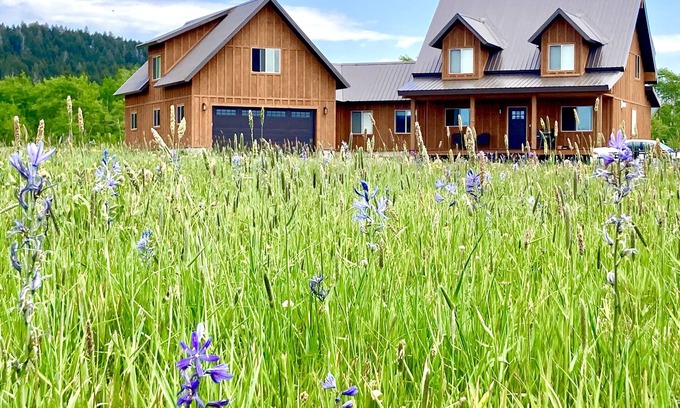 Island Park Cabina | “Teton View Ranch”New Yellowstone Getaway now available!!!