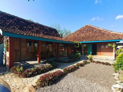 Labuan Bajo Casa | Tety's Wooden Villa