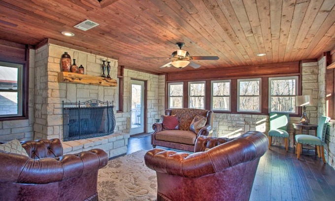 Albany Casa | Texas Abode with Pool about 25 Miles to Lake Texoma!