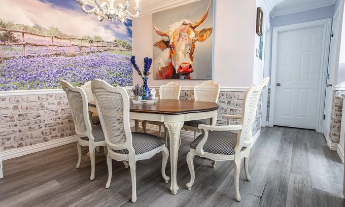 Keller Otro | Texas Bluebonnet Farmhouse