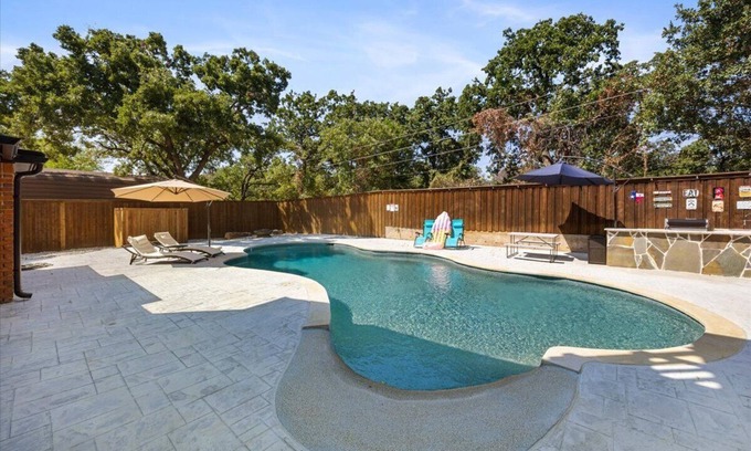 South Arlington Casa | Texas Country Oasis - Pool, Game Room & Near Stockyards & Arlington