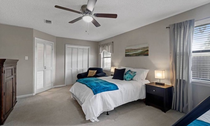 Keller Casa | Summer Deal! Texas Rival Home in Fort Worth/Keller Globe Life Texas Rangers