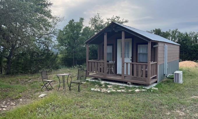 Pipe Creek Cabina | Texas Sage One Room Cabin