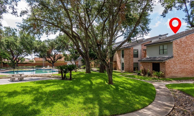 McAllen Casa | Texas-Sized Comfort w/ Pool Near DHR- Sleeps 14