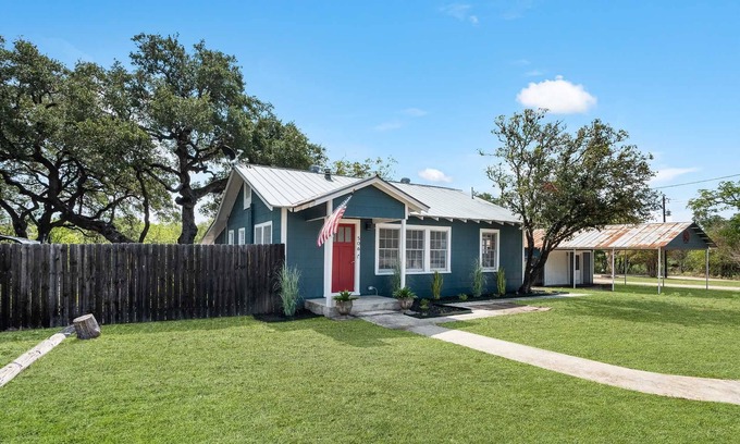 Bandera Casa | Texas Two Step in Bandera