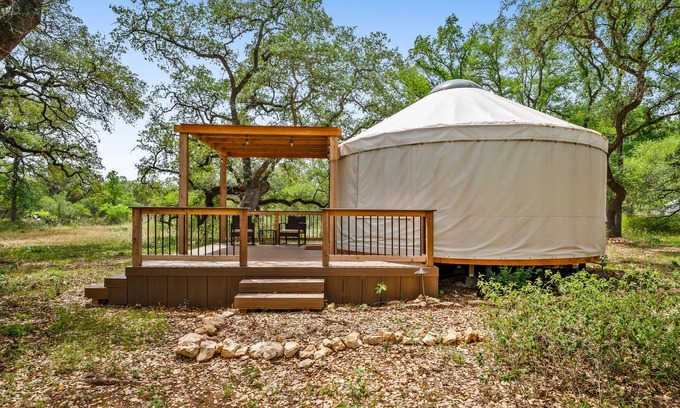 New Braunfels Casa | Texas Yurt Haus-Longhorn