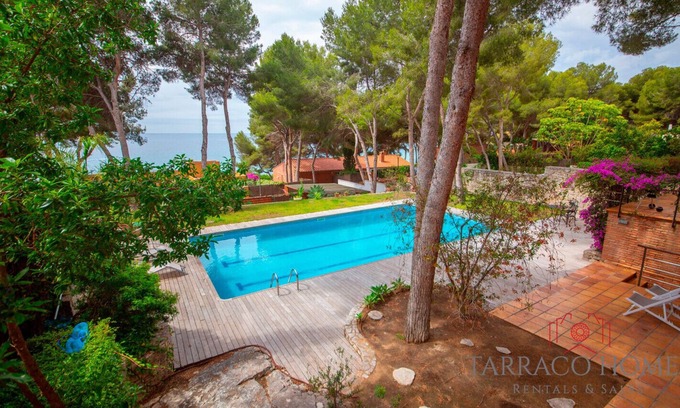 Tamarit Villa | TH100 Gran Villa Vacacional con Vistas Al Mar en Tamarit