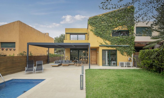 Tamarit Casa | TH150 Moderna casa con piscina privada en Tamarit