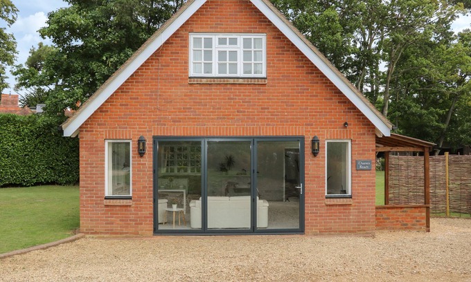Cholsey Casa | THAMES REACH, family friendly, luxury holiday cottage in Wallingford