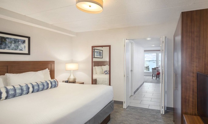 Yachting Village Complejo | Thames Street - Newport Harbor 1 Bedroom