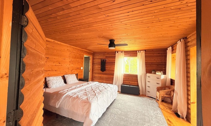 Tobermory Cabaña | THaNu Shack - Water's Edge Escape to Tranquility