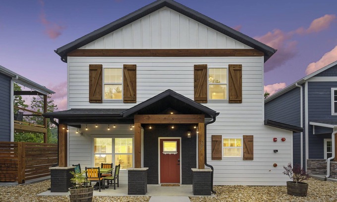 Branson Casa | That Lakefront Taneycomo House - Branson
