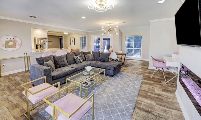 Woodlake - Briar Meadow Casa | That Pink House