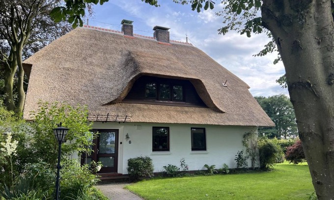 Wiegboldsbur Casa | Thatched roof country house Wiemershörn