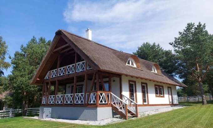 Gardna Wielka Casa | Thatched vacation home in Gardna Park