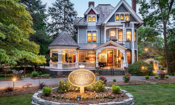 Historic Montford Cama Y Desayuno | The 1899 Wright Inn & Carriage House