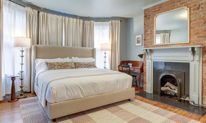 North Downtown Hotel | The 200 South St Boutique Hotel w/ Pool