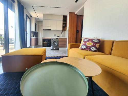 RACINE EXTENSION Apartamento | The 28 Triangle d'Or by IB Signature - Stylish two-Bedroom flat - Wifi, Self Check-in, Day and Night Security, Terrace, Swimming pool, free parking close to all facilities