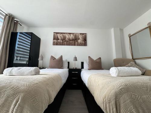 Lower Edmonton Cama Y Desayuno | The 37 Suites