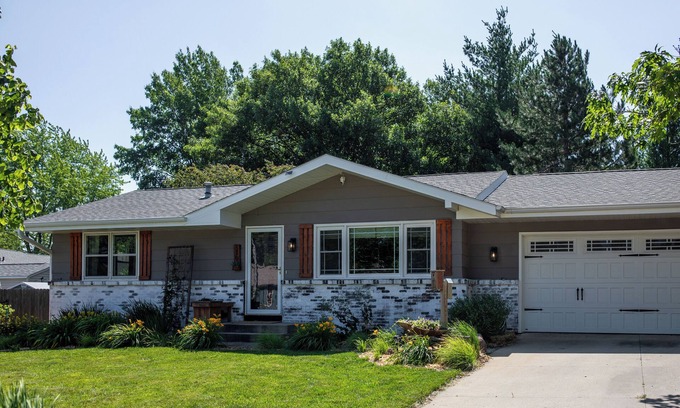 Ames Casa | The 410 Farmyard