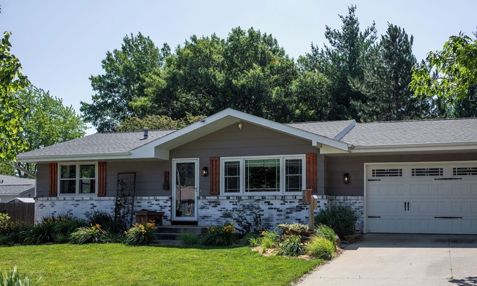 Ames Casa | The 410 Farmyard