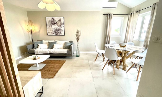 Pointe-a-Pitre Apartamento | The "61" MARINA ROOFTOP Superb Marina view / equipped with a WATER TANK