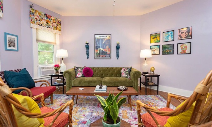 Michigan City Casa | The 8th Street ART House. Relax and be inspired!