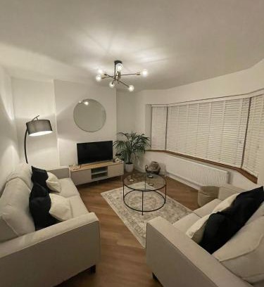 Hanham Casa | The Abode