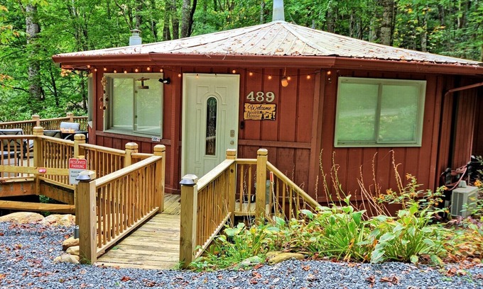 Mill Ridge Cabaña | The Acorn House-Open for Bookings! Great Location, Seeps 6