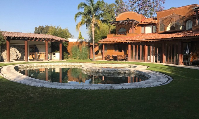 Cuernavaca Villa | La Casa de Adobe está cerca de Tepoztlán (10 km) y de Cuernavaca (10 km)