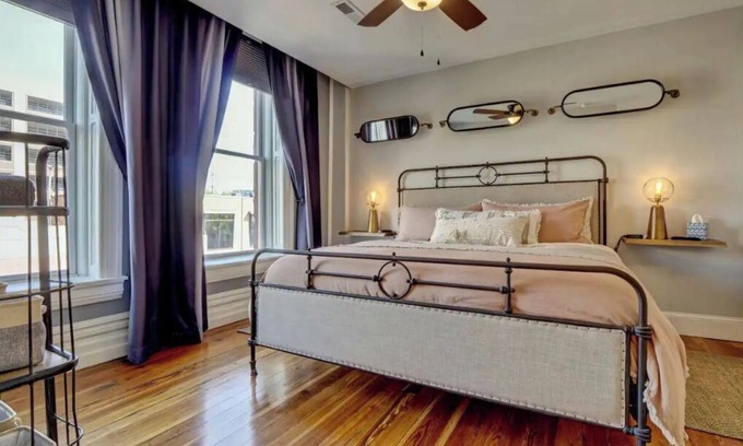 Wilmington Historic District Apartamento | The Aether - Luxe King -1 BLK 2 RVR- Free PKG