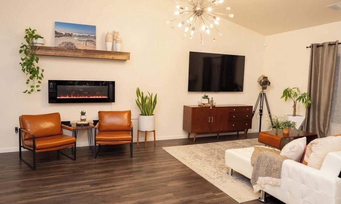 Porterville Casa | The Agave Zen, BBQ, Hot Tub, Xbox +!