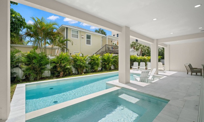 Clearwater Beach Casa | The Akoya Pearl - 2 Beach Homes Steps From CWB