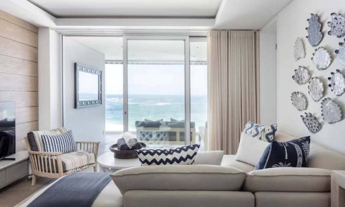 Clifton Apartamento | The Alikreukel: Designer Beachfront Apartment with Access Directly on the Beach