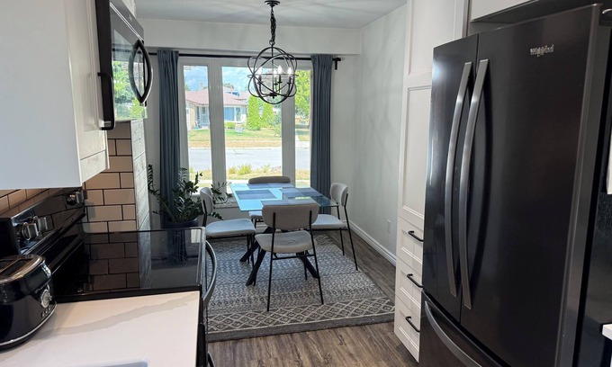 Barrie Casa | The Allandale Residence