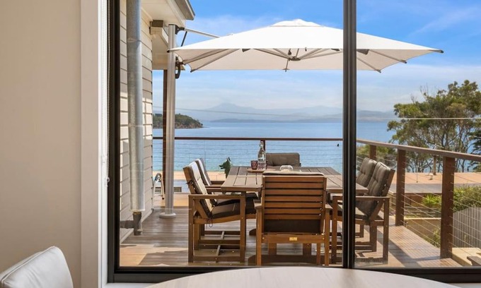 Alonnah Casa | 'The Alonnah' Beach House - Main House Only