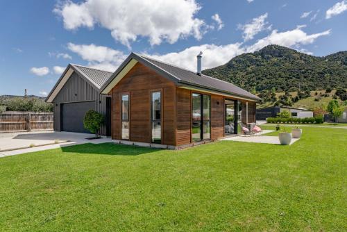 Albert Town Casa | The Alpine Patch - Wanaka Holiday Home