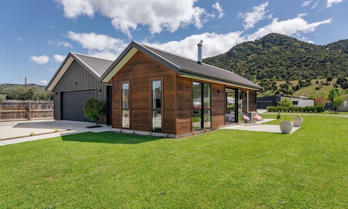 Albert Town Casa | The Alpine Patch - Wanaka Holiday Home