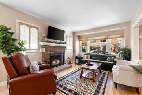 Prescott Casa | The American Dream Historic S Mt Vernon Craftsman